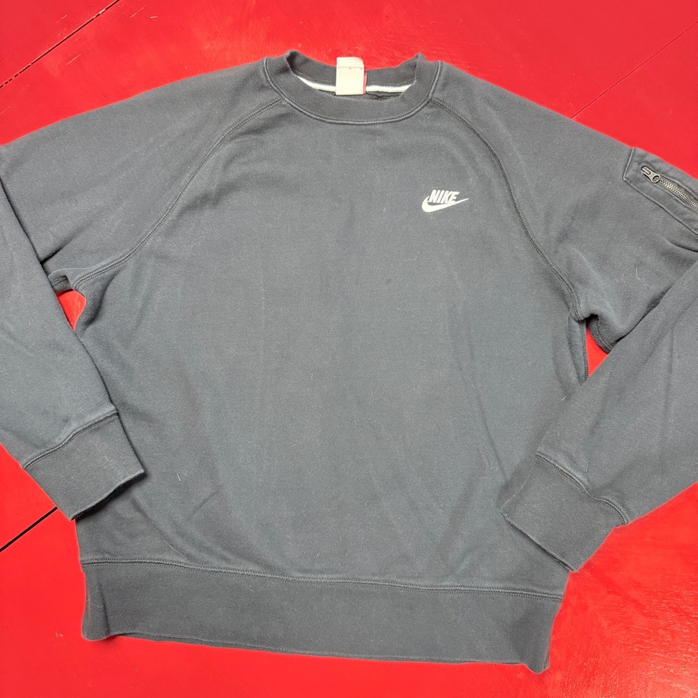 NIKE BLACK SWEATSHIRT SLEEVE POCKET